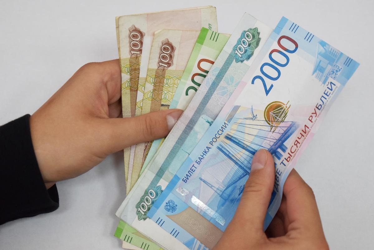 Выяснилось, кому работодатели готовы платить зарплату 200 тысяч рублей